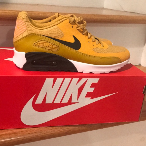 Nike Shoes - NIB Women’s Nike Air Max 90 Ultra 2.0